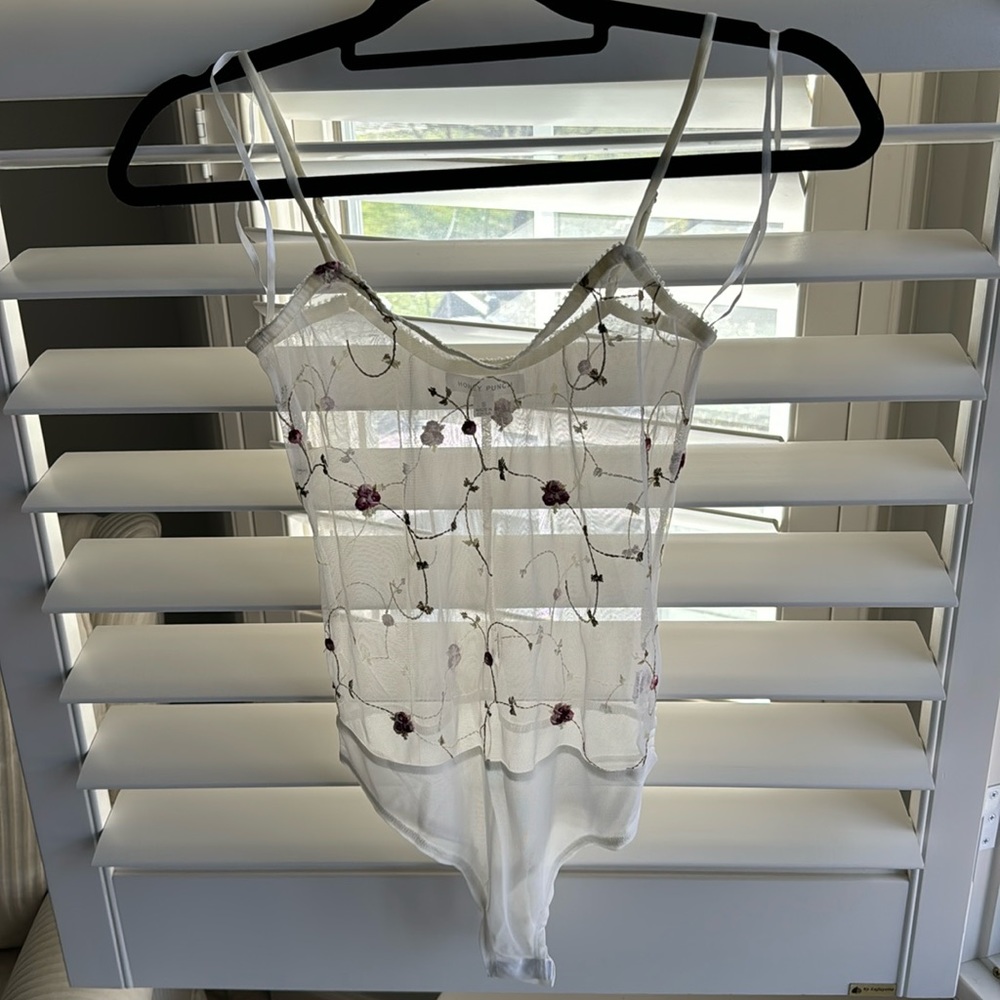 Flower lace bodysuit